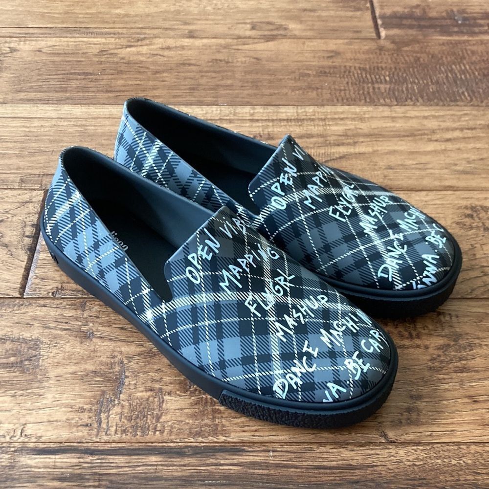 MELISSA Ground Slip-On Sneaker Gray Plaid Scented Size 7 New in Box